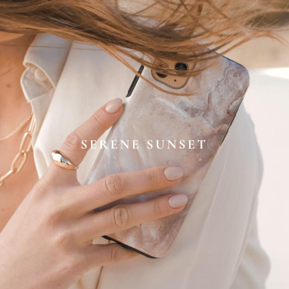 Serene Sunset - Chic iPhone 15 Case