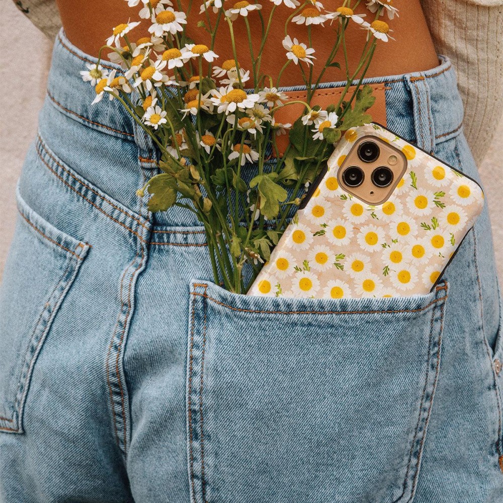 Pure Bliss - Daisy iPhone 15 Case